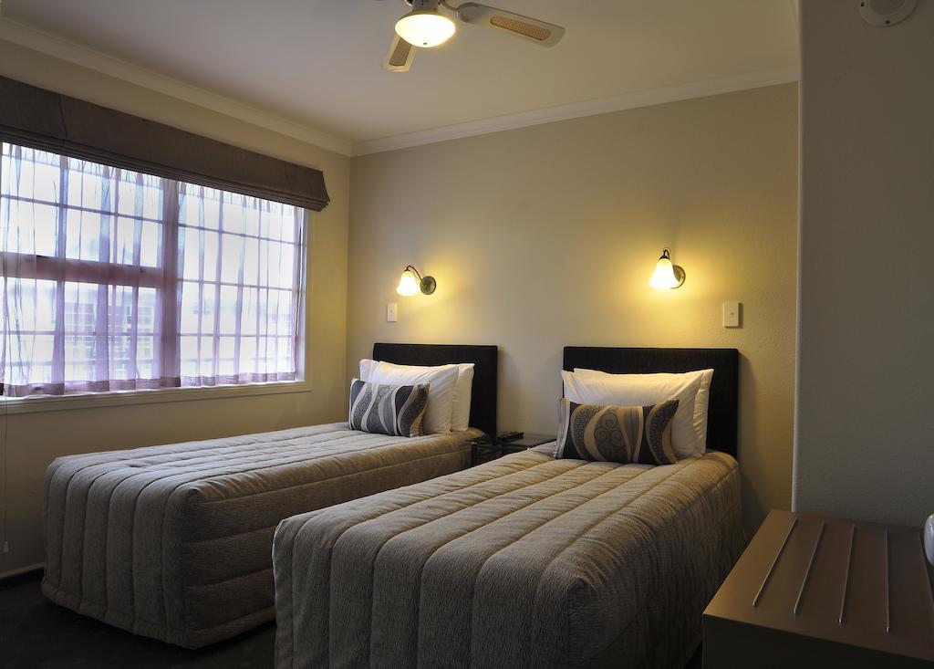 Silver Fern Rotorua Suites & Spa מראה חיצוני תמונה A typical motel room