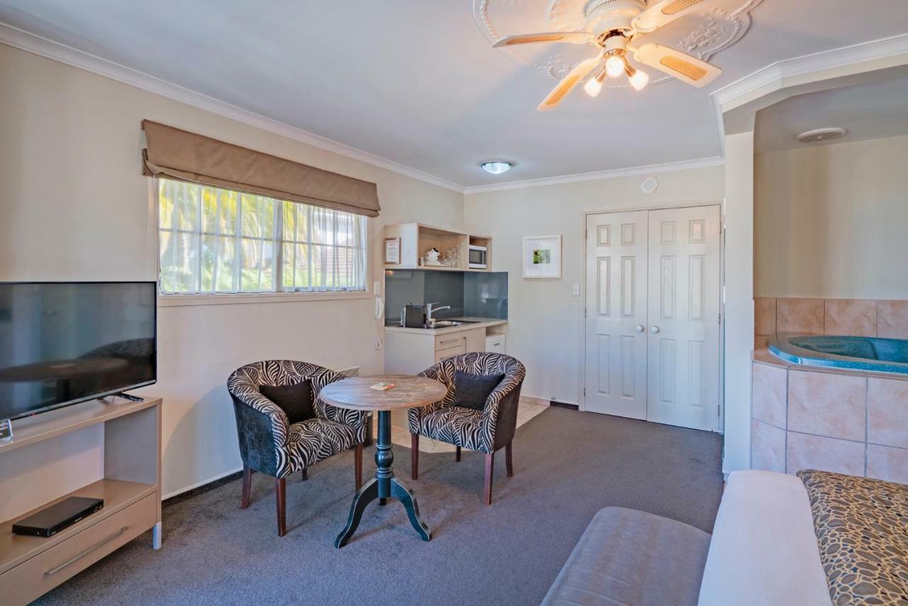 Silver Fern Rotorua Suites & Spa מראה חיצוני תמונה A typical studio apartment