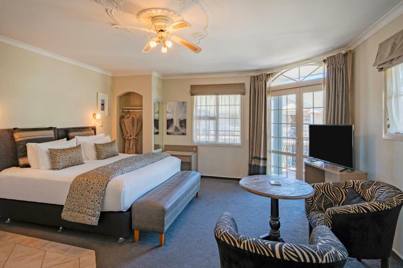 Silver Fern Rotorua Suites & Spa מראה חיצוני תמונה A room at the Protea Hotel, Pretoria
