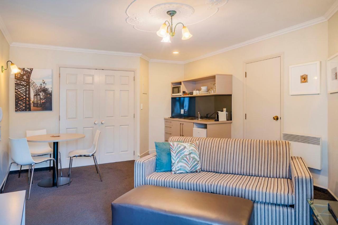 Silver Fern Rotorua Suites & Spa מראה חיצוני תמונה A typical studio apartment