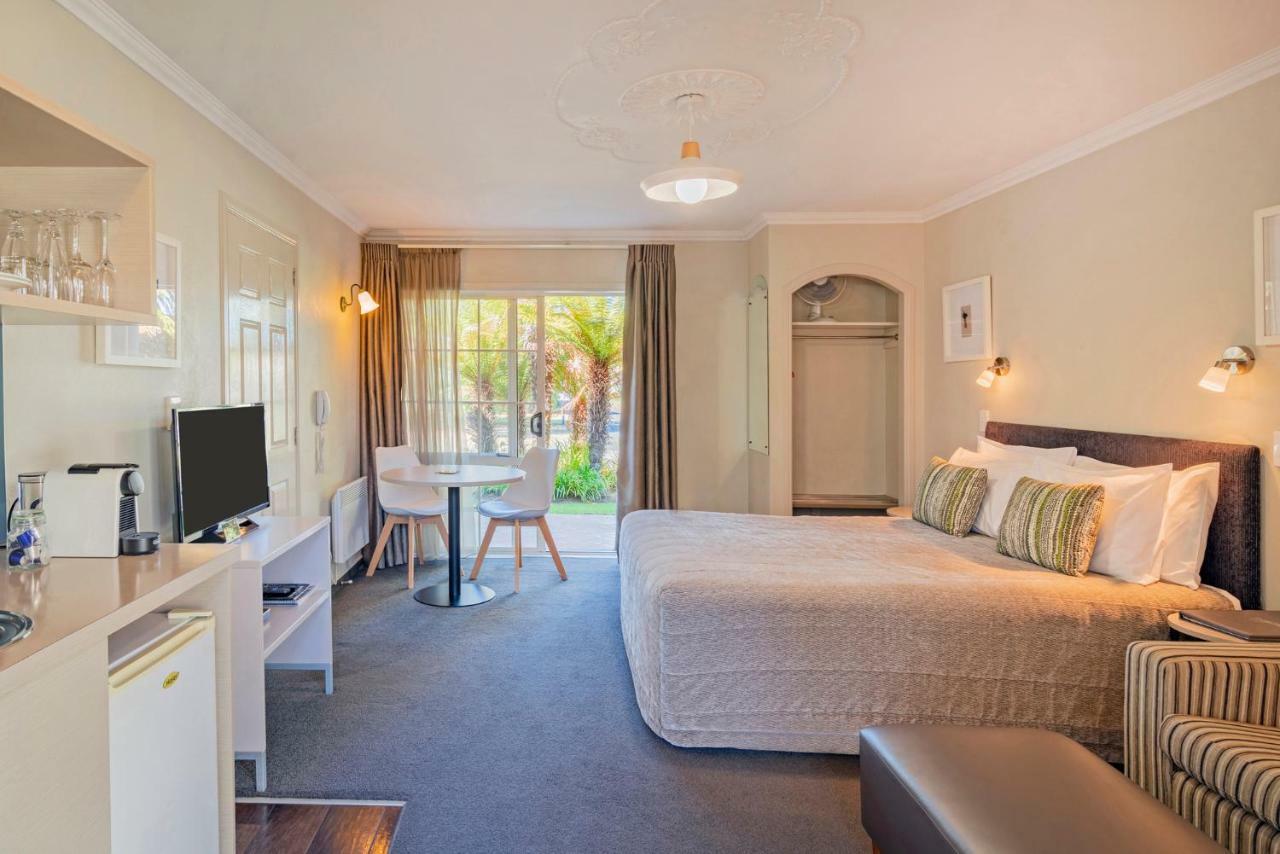 Silver Fern Rotorua Suites & Spa מראה חיצוני תמונה A typical room at the hotel