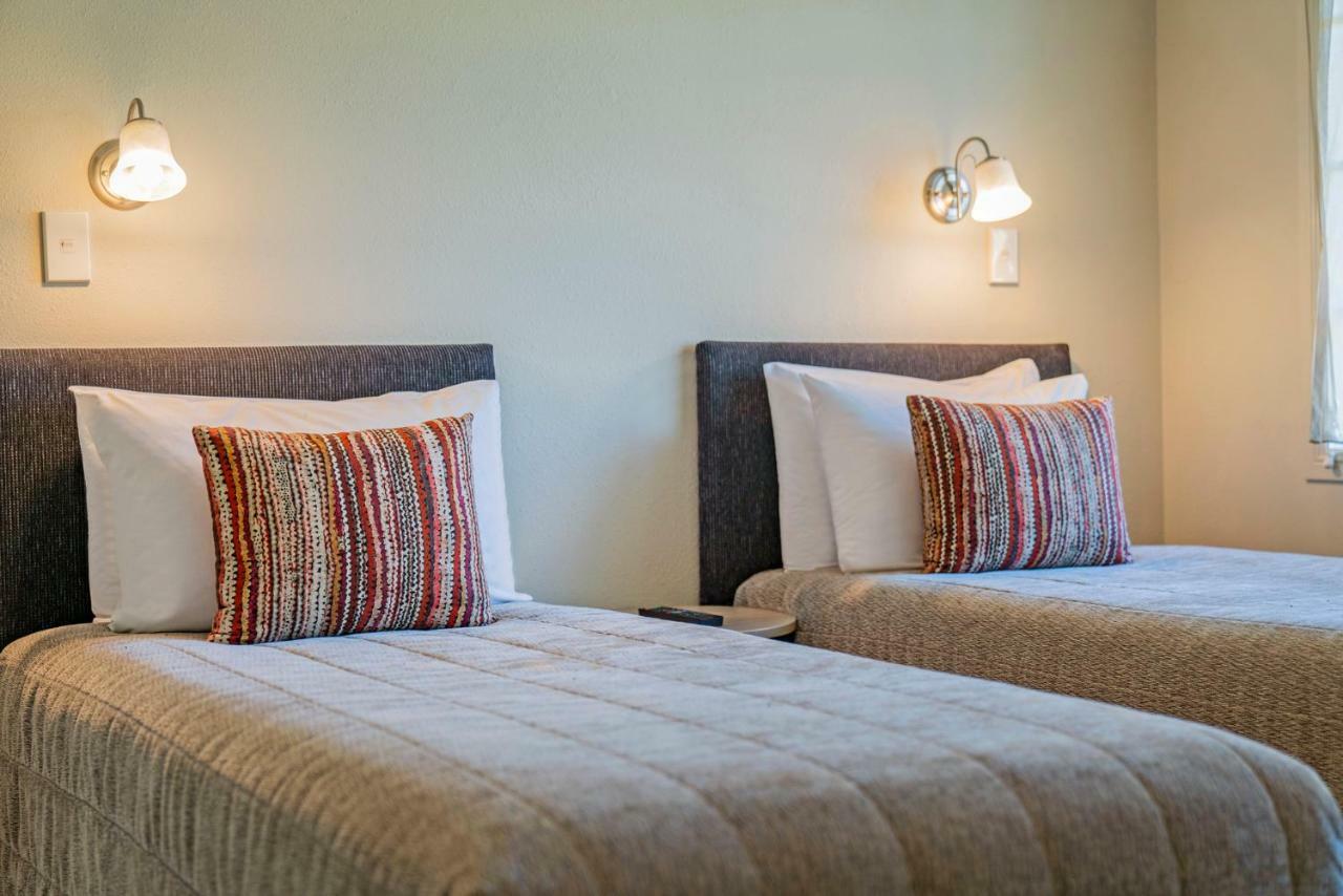 Silver Fern Rotorua Suites & Spa מראה חיצוני תמונה A bedroom at the hotel